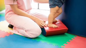 CURSO PÓS-GRADUAÇÃO EM FISIOTERAPIA NEONATAL E PEDIÁTRICA